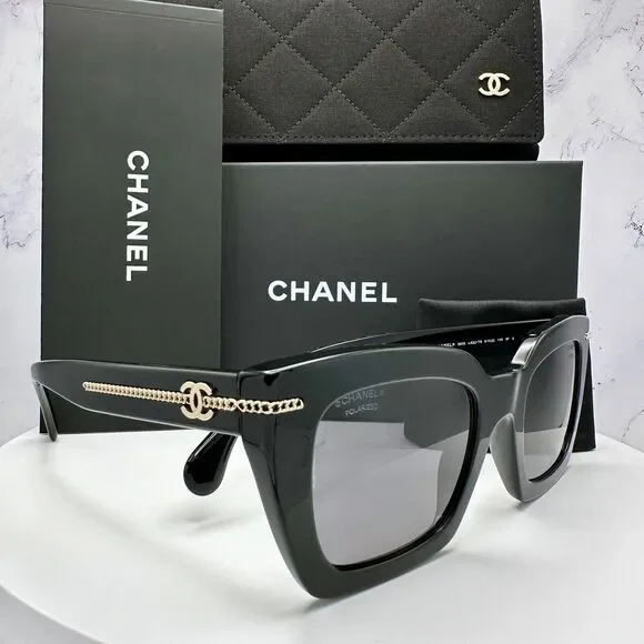 New CHANEL Sunglasses - Picture 2 of 16